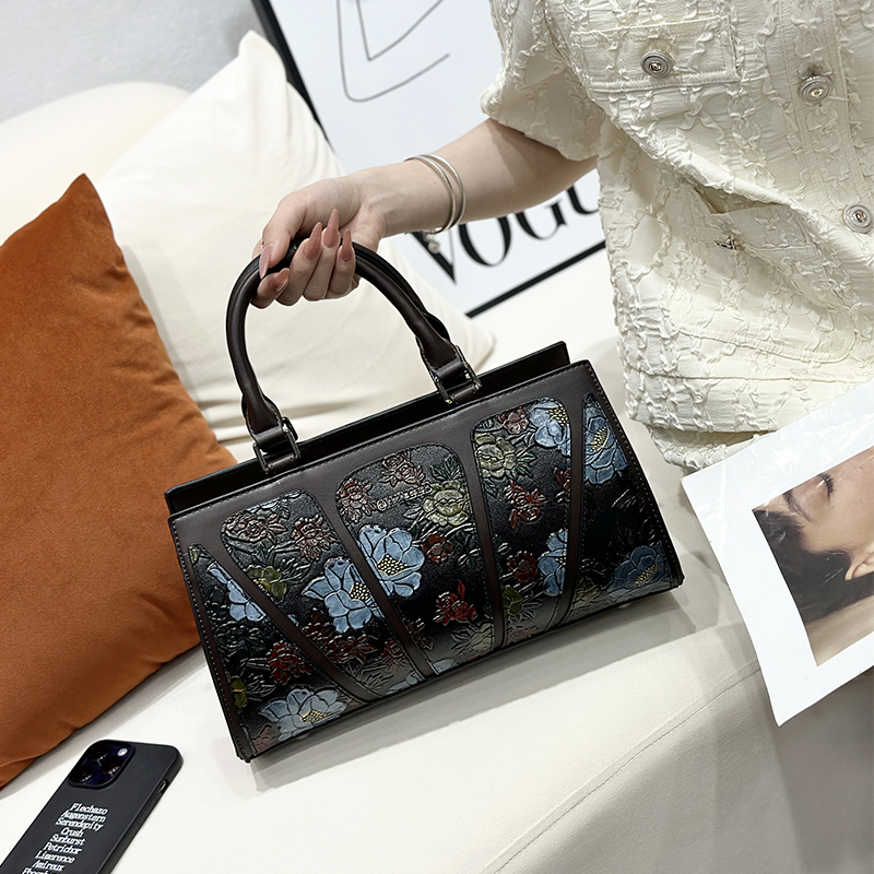 Leatherwork Flowers - ヴィンテージ3Dエンボス加工花柄クロスボディバッグ（女性用）、レトロ彫刻フラワートップハンドルサッチェルワークパース、ビーガンPUレザー