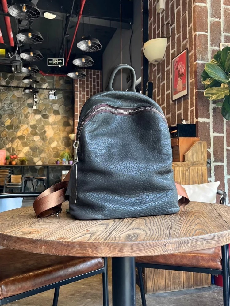 ソフト天然羊皮カジュアルバックパックユニセックスジップオフィ - Leather Work Backpack のレビューと価格