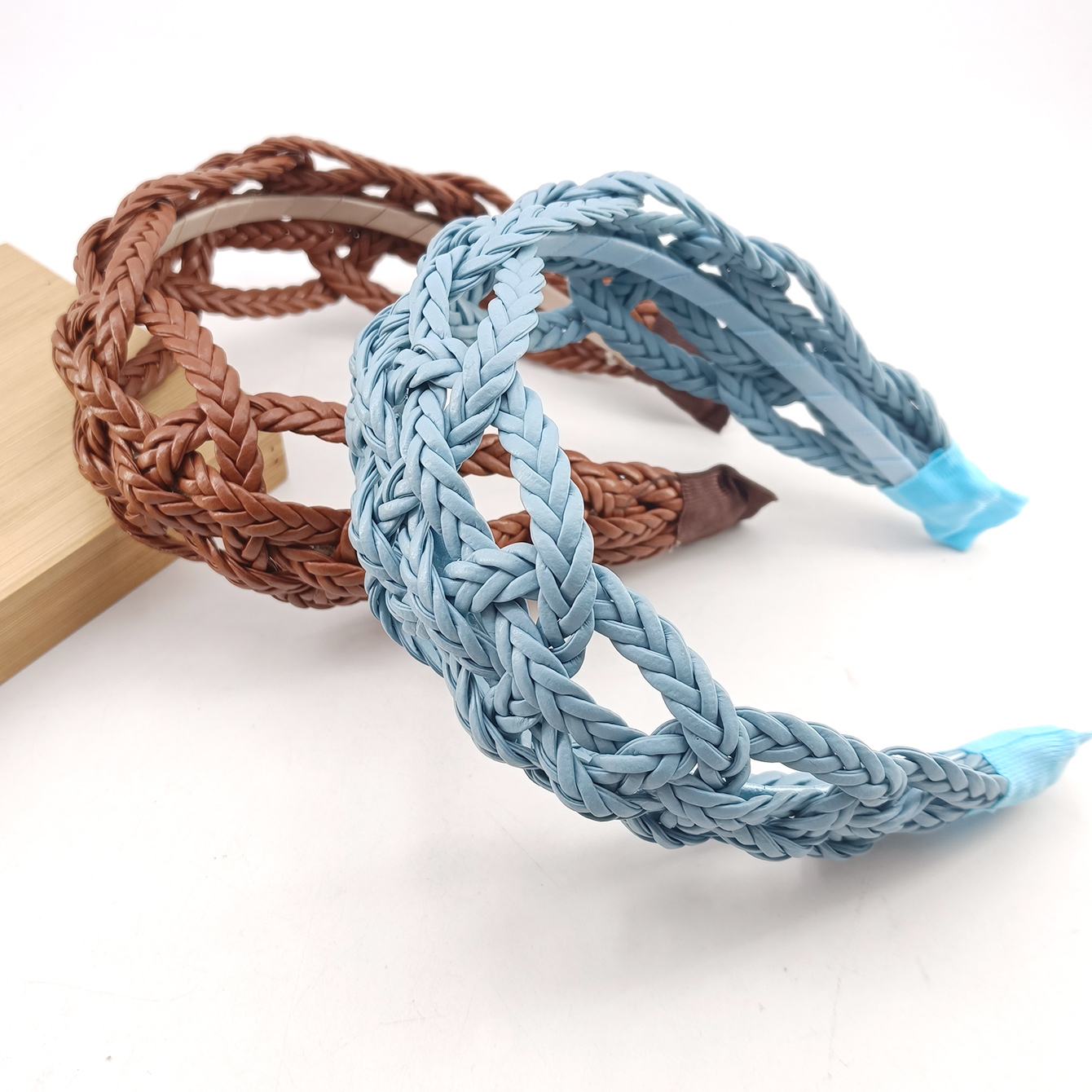 新しいファッションヘアバンド女性のためのワイドサイド Pu  - Leatherwork Pony のレビューと価格